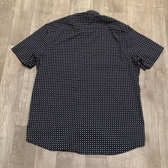 Mens Michael Kors All Over Print Slim Fit Button Down Shortsleeve Casual Shirt - Picture 2 of 8